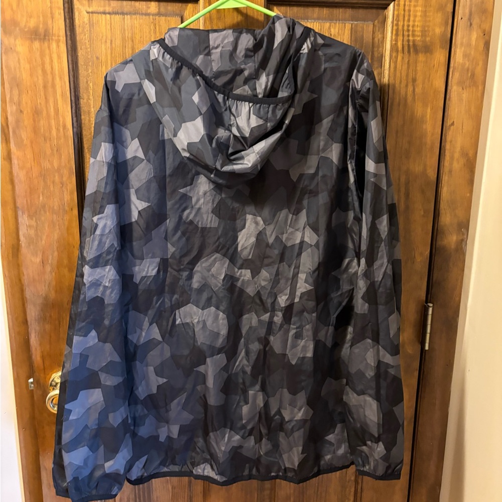Old Navy Men's Gray Camo Windbreaker